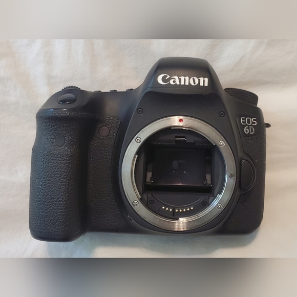 Canon EOS 6D Full Frame Body Only - Picture 7 of 7